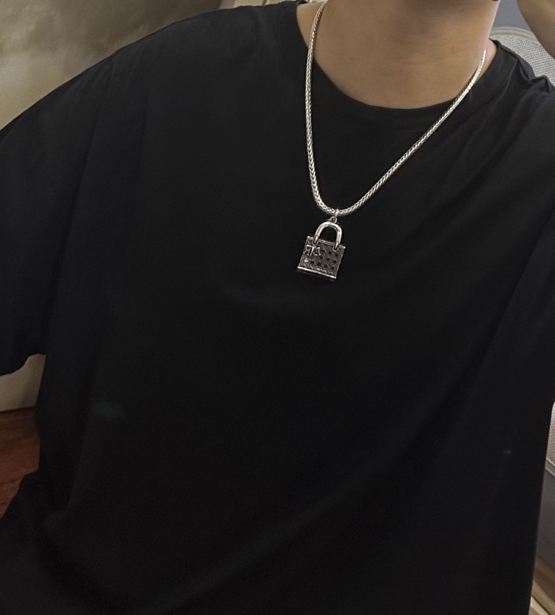 chr1st1an D10r necklaces